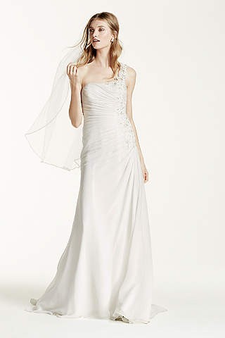 不对称设计单肩纯白色婚纱