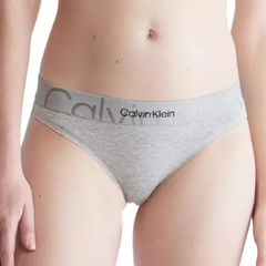 Calvin Klein 灰色内裤