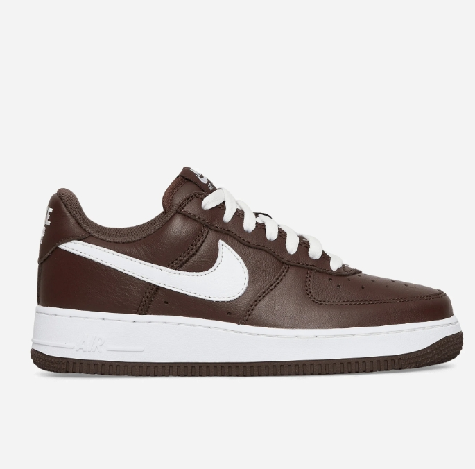 Nike Air Force 1 Low Retro QS 运动鞋