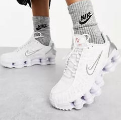 Nike Shox TL 运动鞋