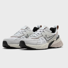 Nike 耐克 WMNS V2K 跑鞋