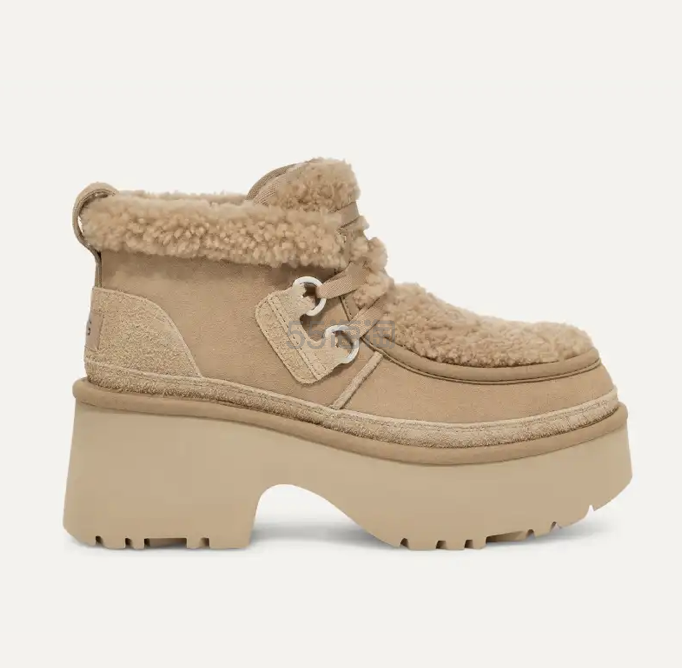 UGG Classic New Heights 系带雪地靴