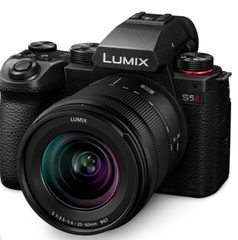 Panasonic 松下 LUMIX S5II 无反光镜相机，配备 LUMIX S 20-60mm f/3.5-5.6 镜头