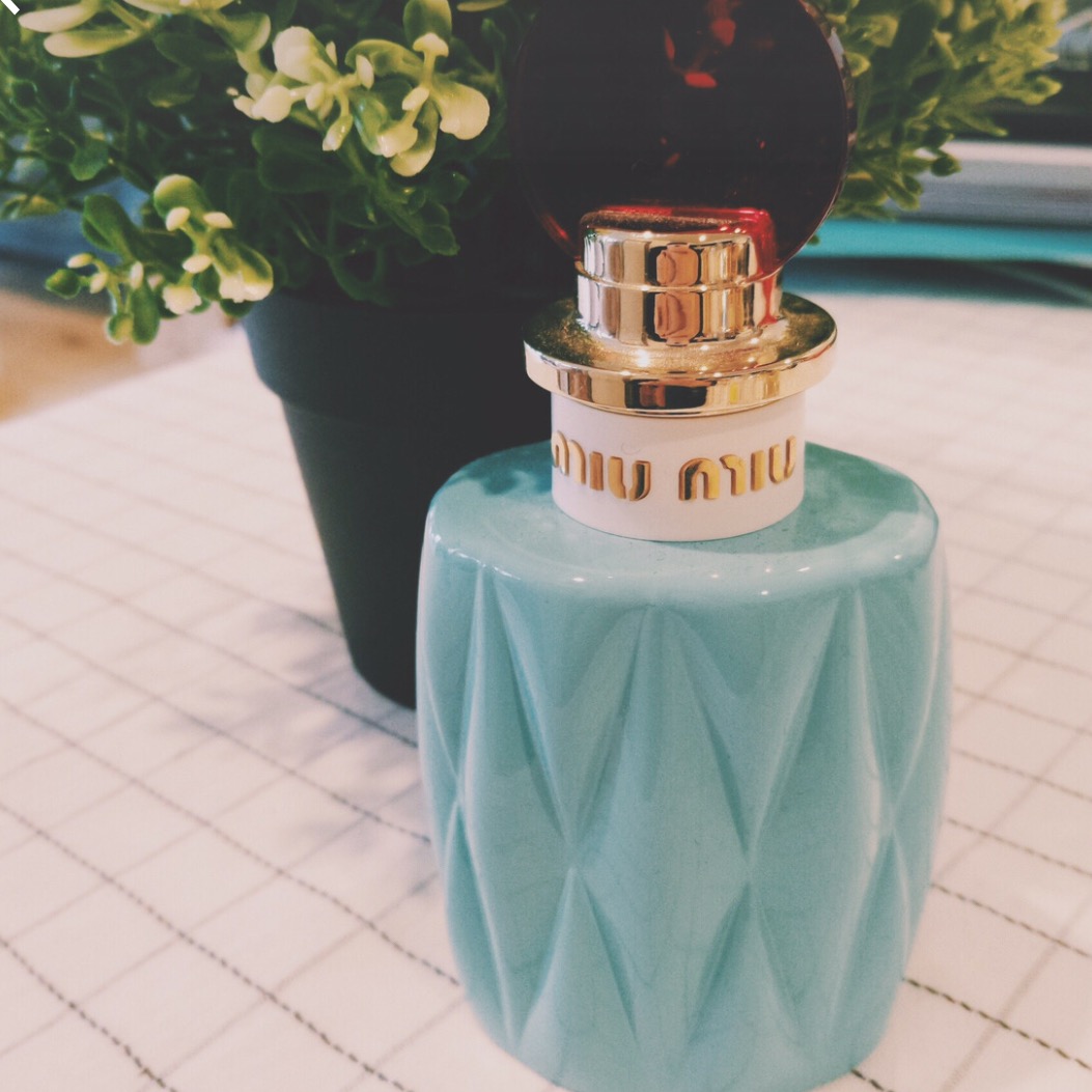 miumiu同名女士香水 參考價:100ml 900