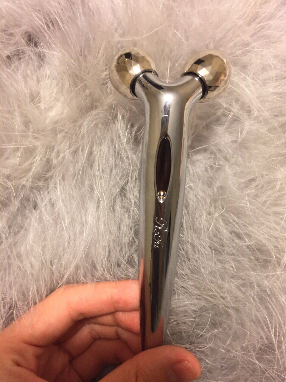 看到很多人买的都是refa比较大的那款两轮,因为太大,觉得携带不方便