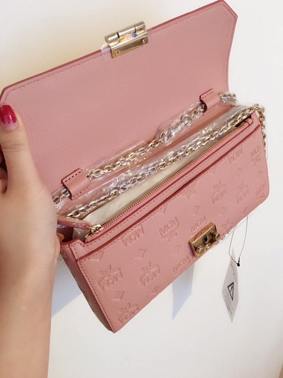 多图mcm粉色链条信封包大号 全皮压纹 6折 2160元,海淘攻略-55海淘