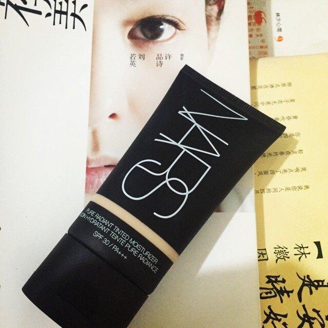 NARS 粉底液 之前一直用的迪奥粉底，遮盖力不错但是总是感