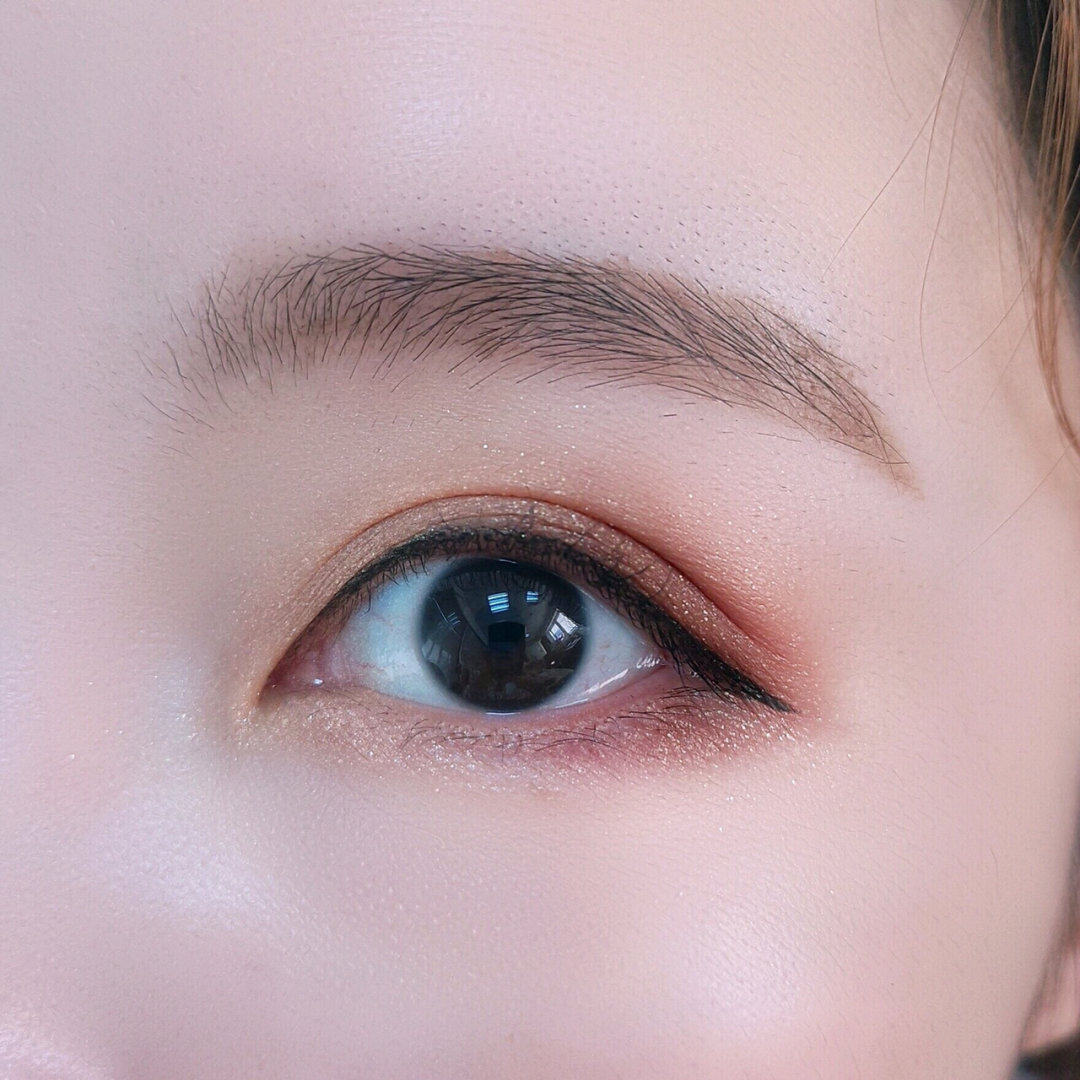 眼妆每日打卡 Colourpop  入了两枚卡乐泡泡家的小可