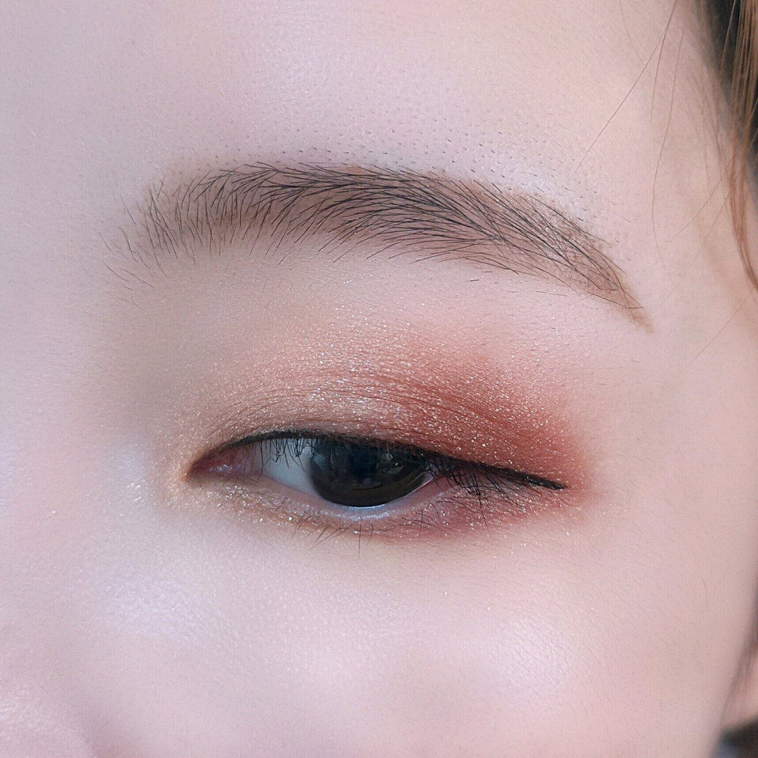 眼妆每日打卡 Colourpop  入了两枚卡乐泡泡家的小可