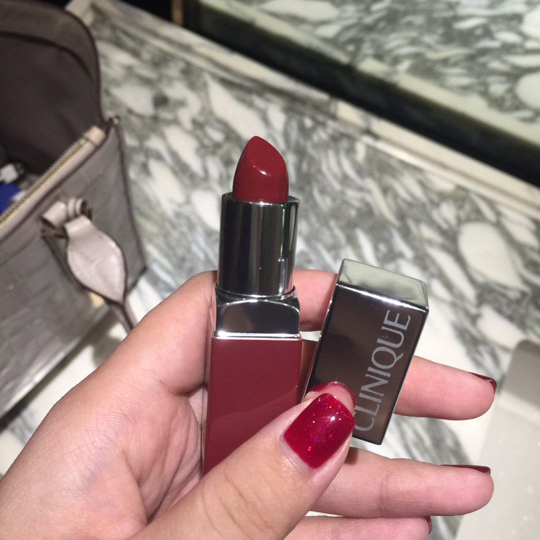clinique倩碧小方口红#15号色 berry pop这算是我的第一支姨妈色口红