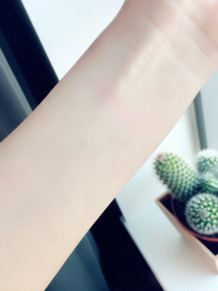 上个月底搬家把腮红弄丢了，没错，这前半个3月我一直是拿口红往