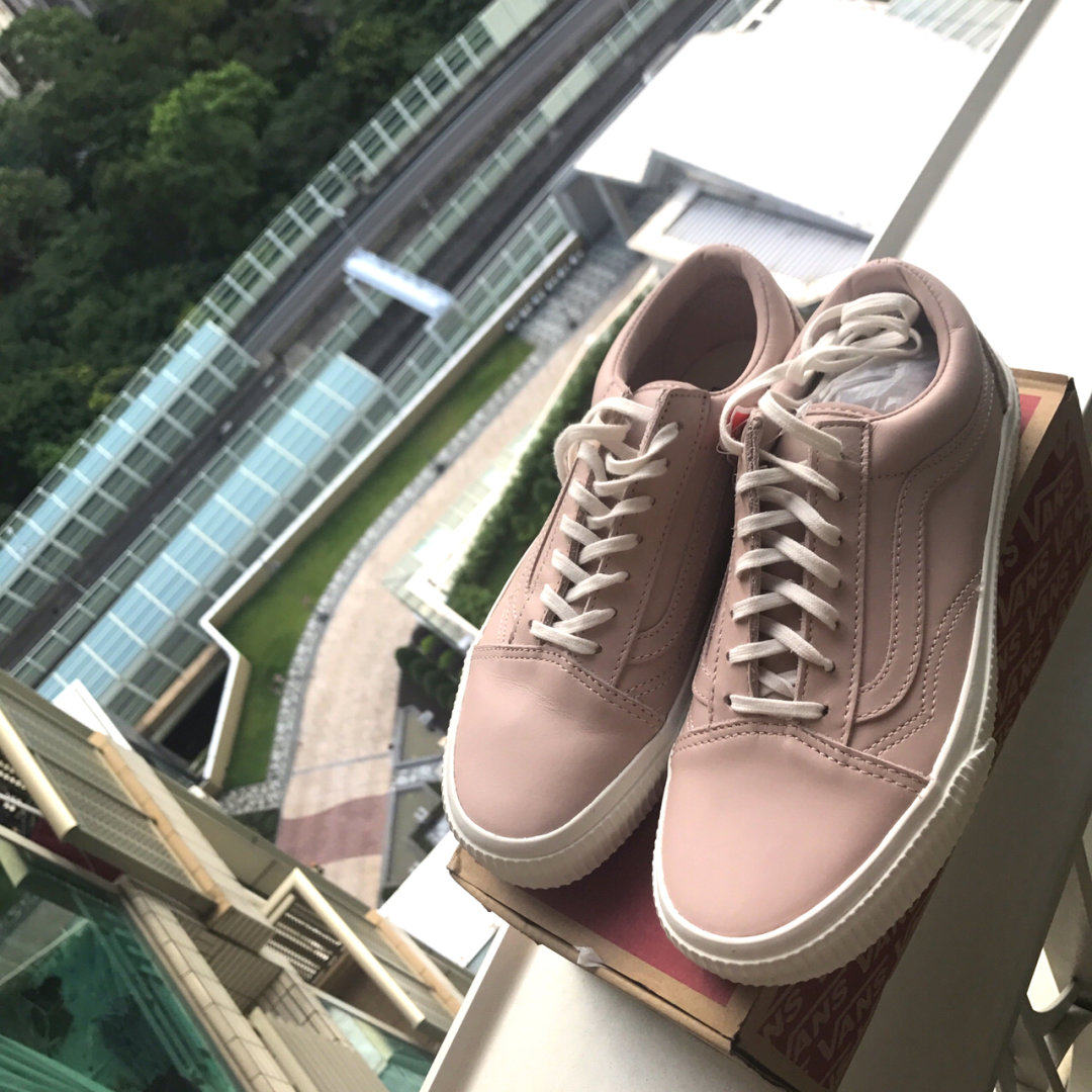 在沙田逛街无意逛到的  最近Vans粉色被各大网红明星们穿搭