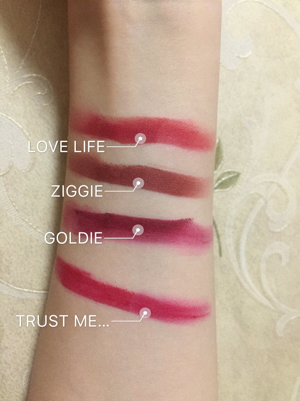 colourpop唇膏笔无滤镜试色：ziggie、goldi