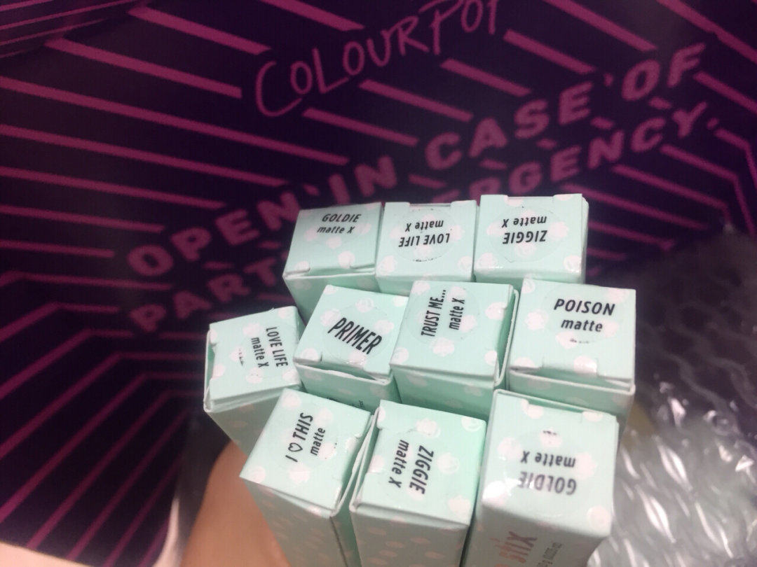 colourpop唇膏笔无滤镜试色：ziggie、goldi