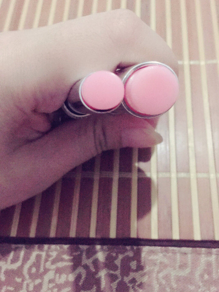 纪梵希小羊皮润唇膏与迪奥变色唇膏膏 迪奥润唇膏是15年10月