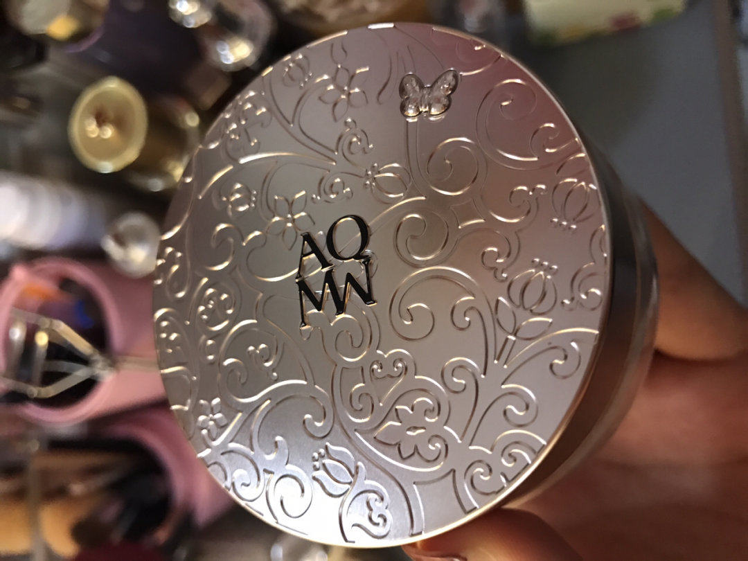 黛珂蝶舞散粉 我觉得我会爱它一辈子！太好用了～好用到想哭！本