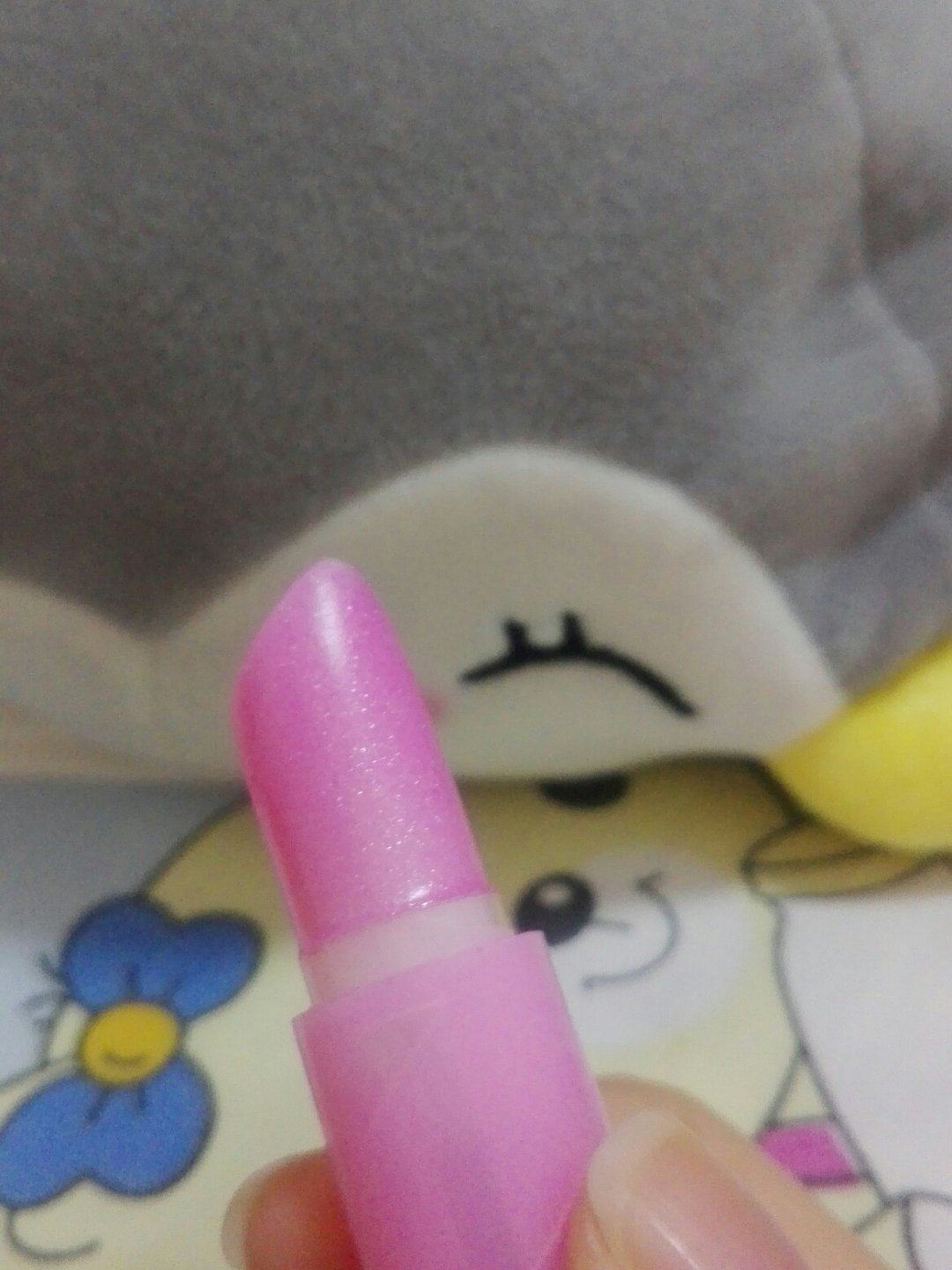 泰国大草莓唇膏(泰国草莓唇膏保质期一般多久)