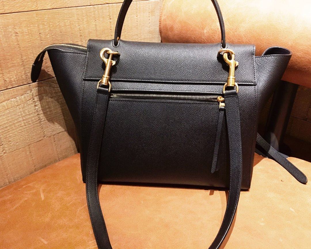 Celine belt 因为有了橘色的秋千，绿色的笑脸，就像