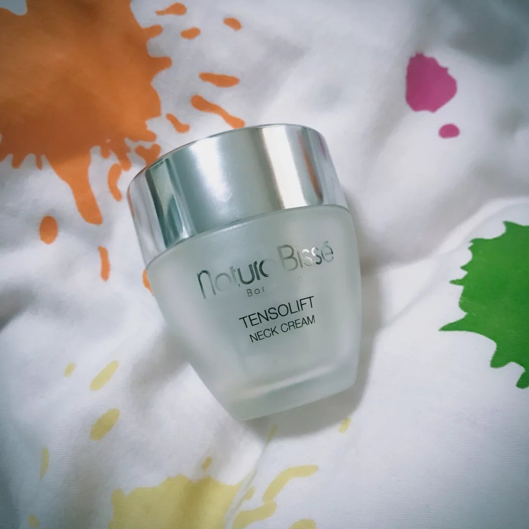 淡化颈纹，用NaturaBisse Revive 颈霜～
 