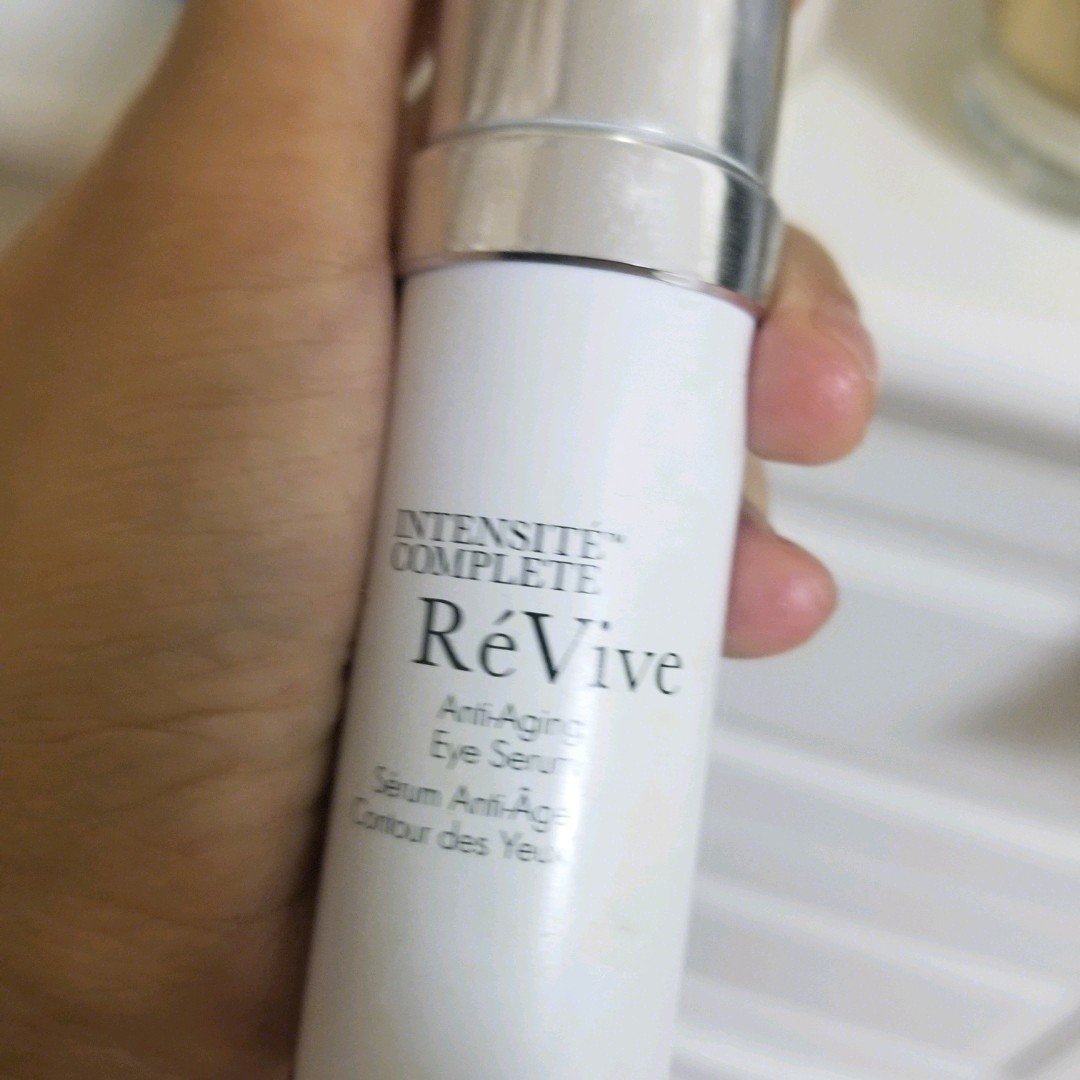 今晚的护肤，，补水，紧致不修图撒
 今天混搭了一下，快到夏天