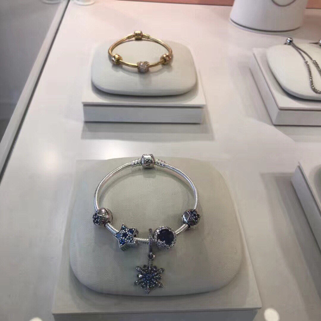 潘多拉 海洋之心猫眼石串珠 天蓝色   潘多拉 晶莹雪花吊坠