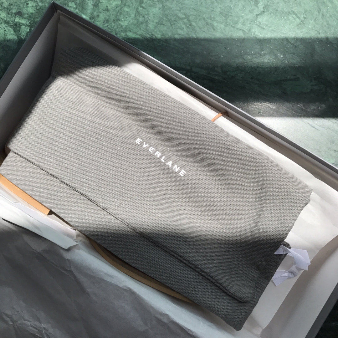 Everlane裸色牛津鞋+条纹T
 超喜欢Everlane