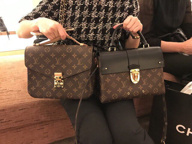 【包包】LV新款邮差包one handle 搭配与测评
 �