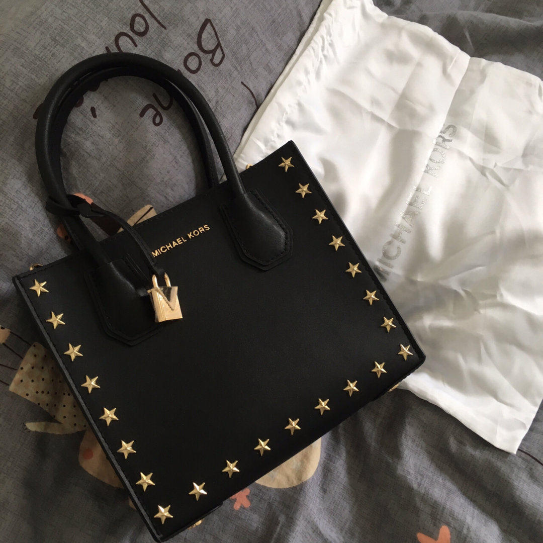 mk星星铆钉单肩包锁头包