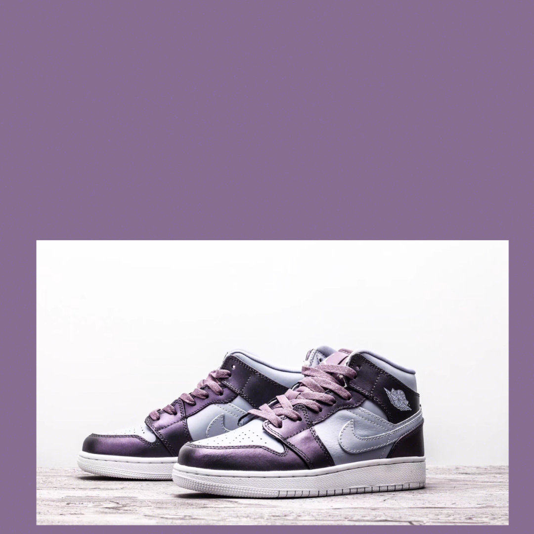 这是什么神仙aj1镭射紫真的敲好看爱辽昨天在刷到这款简直自己钟情