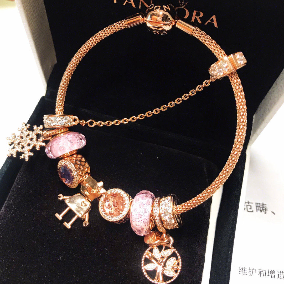 潘多拉 玫瑰金 手链  人生第一串潘多拉……澳洲母亲节代购入.