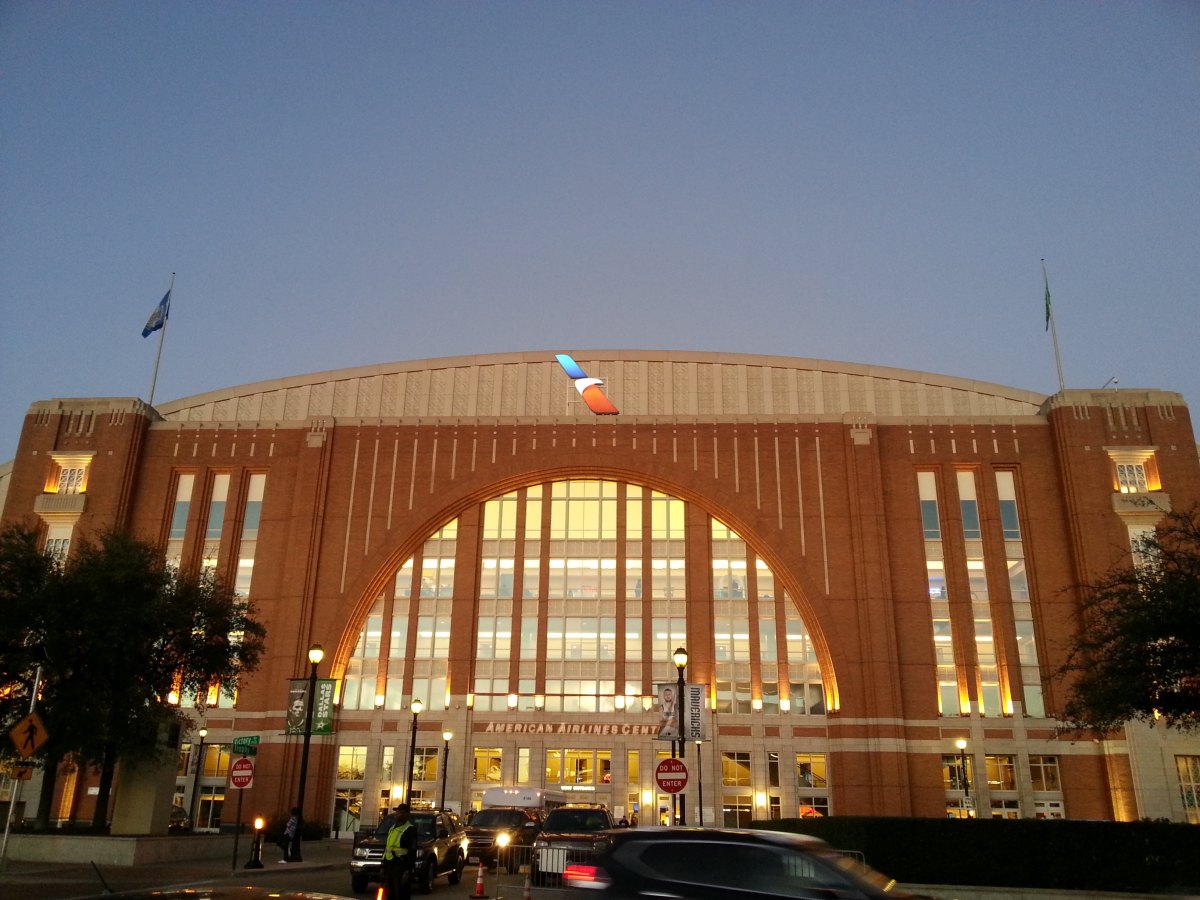 美国航线中心体育馆americanairlinescenter位于美国得克萨斯州达拉斯