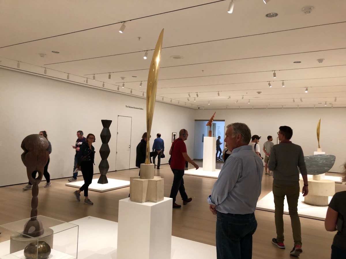 看了特别展，南斯拉夫设计展，建筑作品非常的科幻和未来。设计的