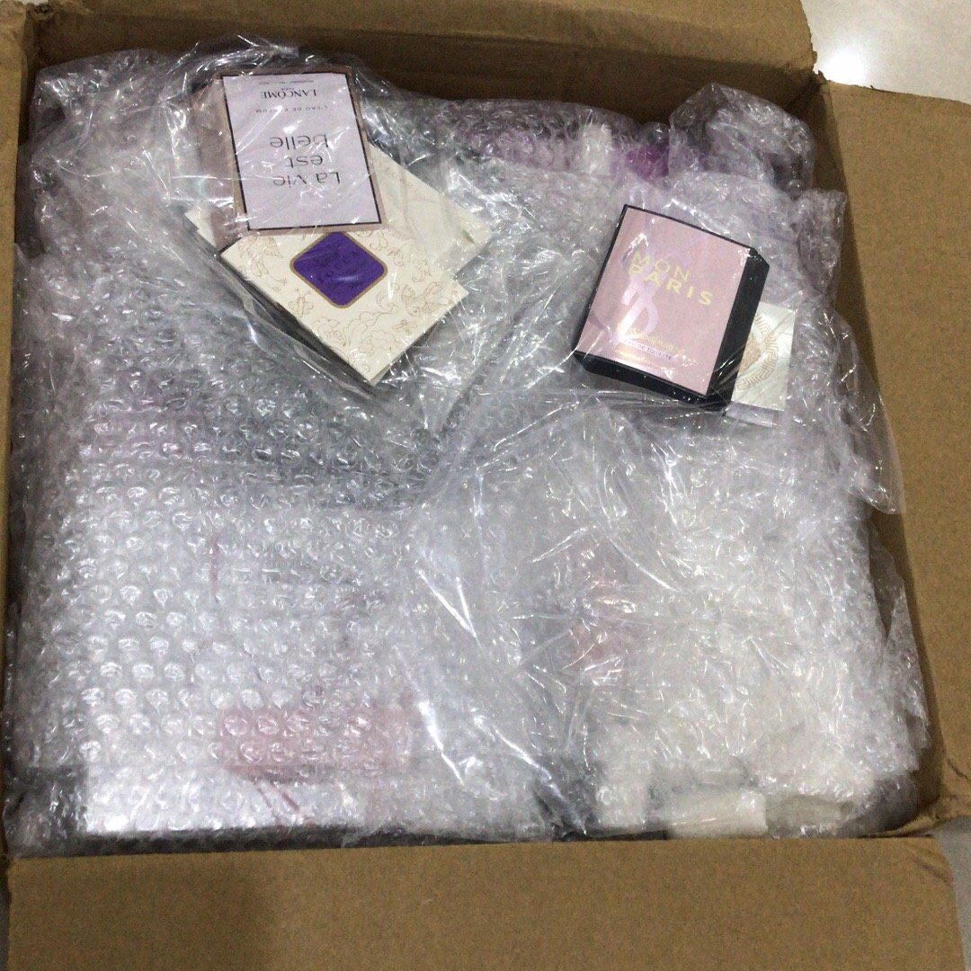 转运回来的Fresh面膜，huda眼影 都是高价值的东西，顺