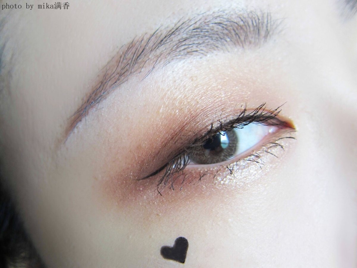 随便撸了个棕棕的妆～用的都是棕色的产品，算是个心血来潮的妆容