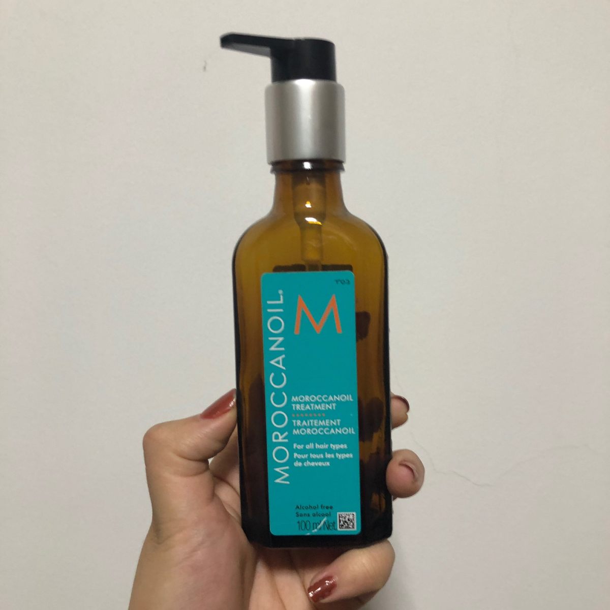 护发精油 逛街的时候随便买的，还买了黄的，各买了好几板好像，