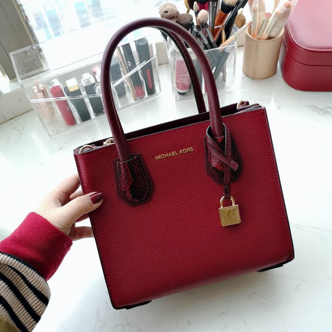 MK的包包是被大幂幂种草的，去年买了一个之后就一发不可收拾啦