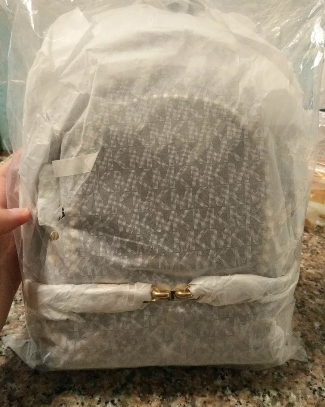 MK的包包是被大幂幂种草的，去年买了一个之后就一发不可收拾啦