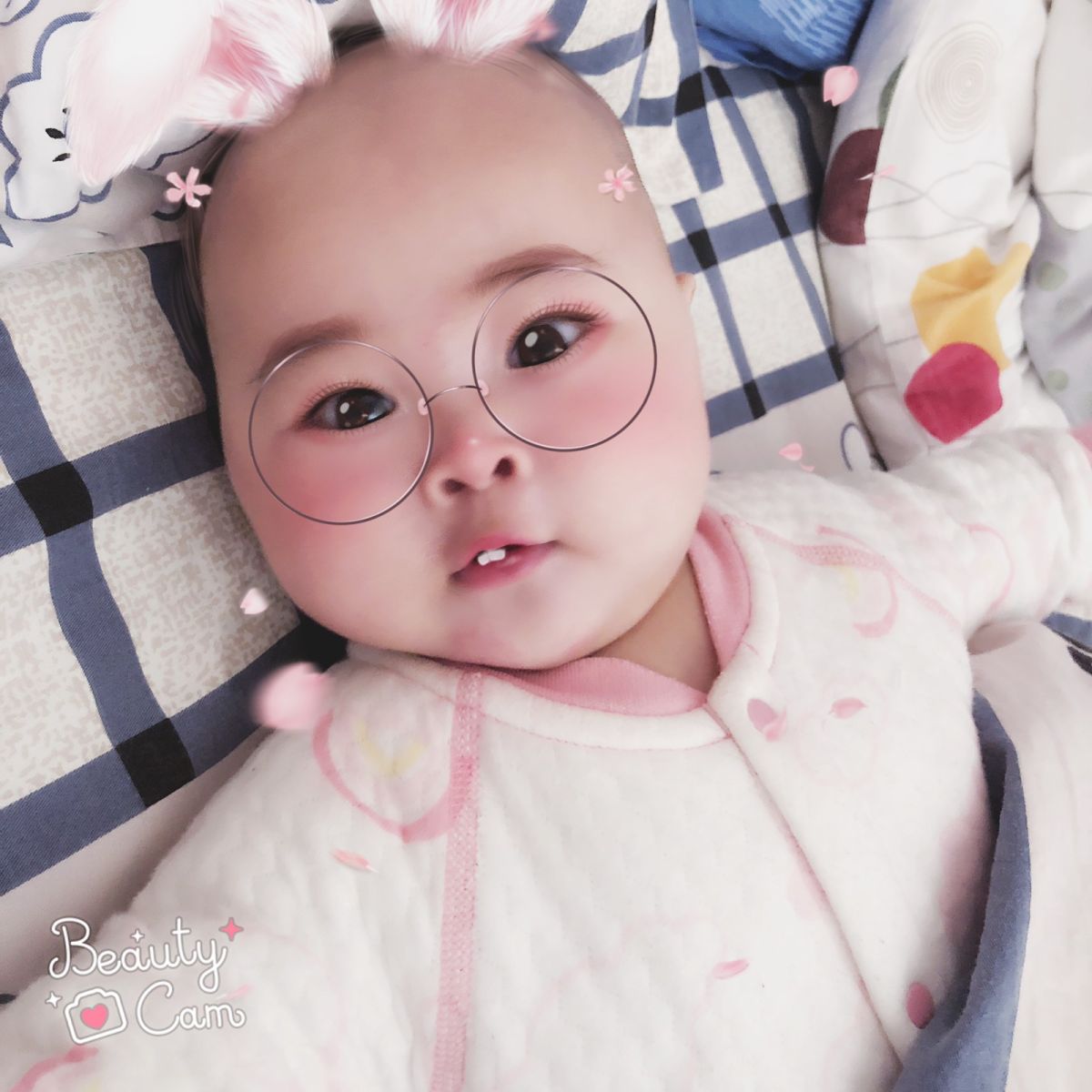 刚出生的时候小家伙长的像个小猴子，这个颜值有点担忧莫不是选了