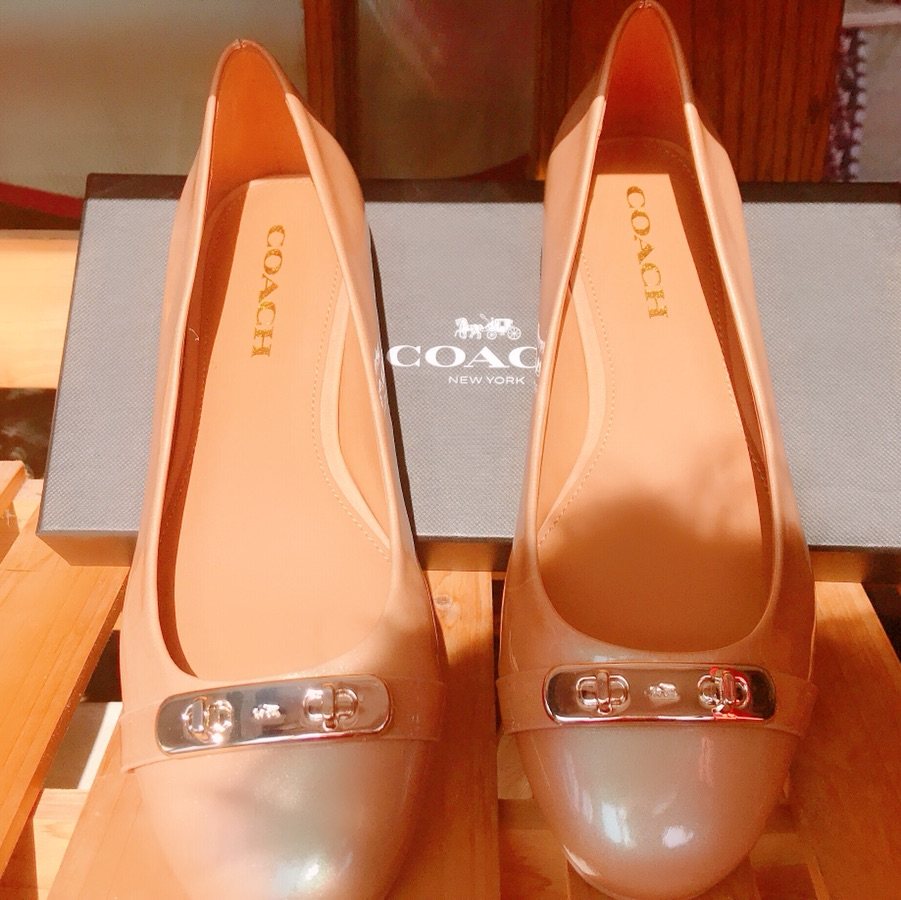 6pm之购鞋记 6pm是总所周知的服饰类大白菜网站，里面品牌