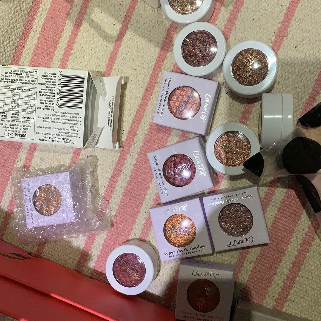 在Selfridges买的一箱和colorpop的合箱啦✌✌