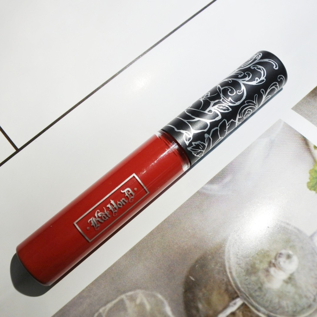 Kat Von D哑光唇釉outlaw  ✨颜色是有点偏蓝调