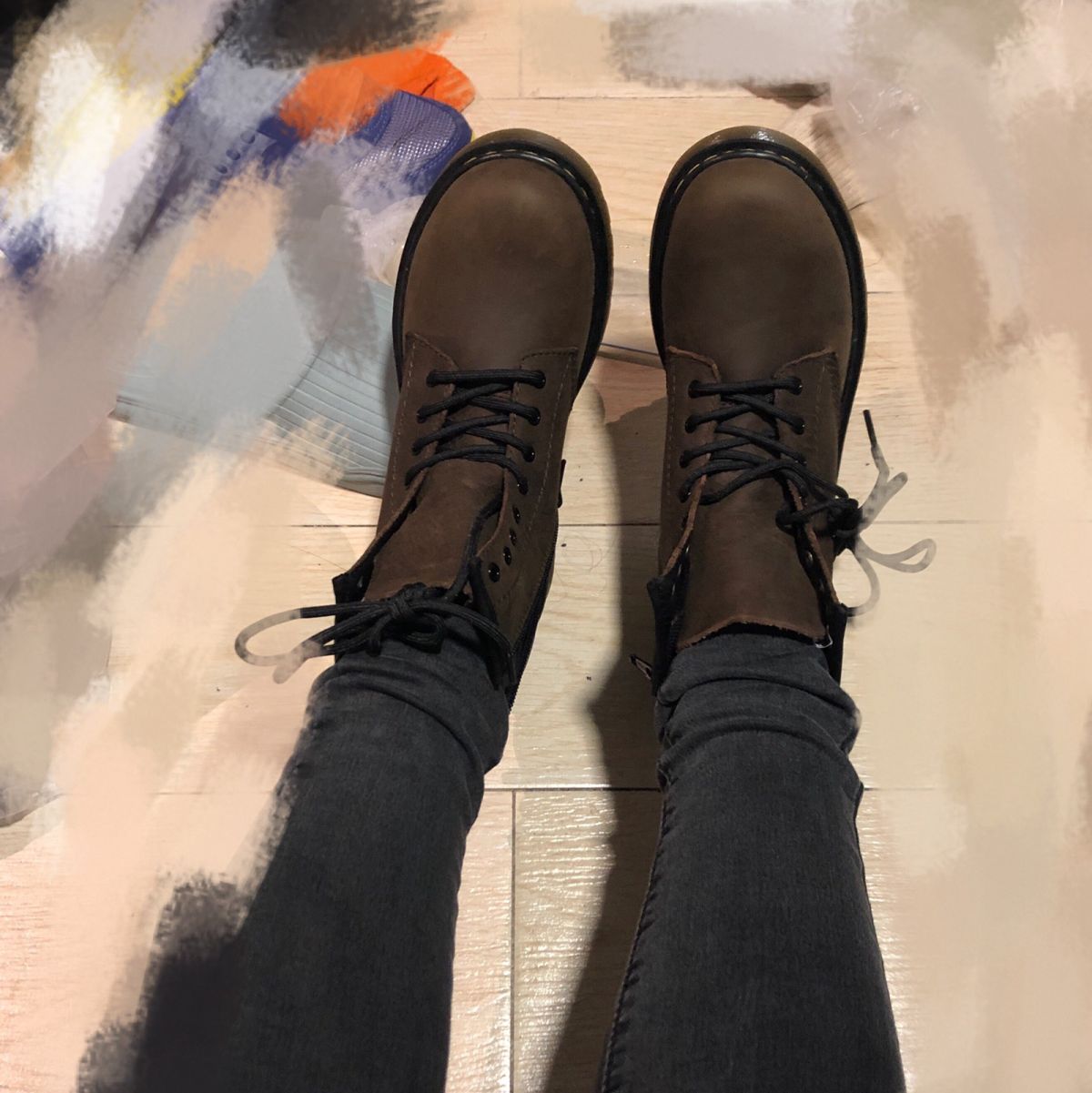 在6pm上面买的马丁靴和雨鞋~~当时刚好看到这款马丁鞋童鞋打