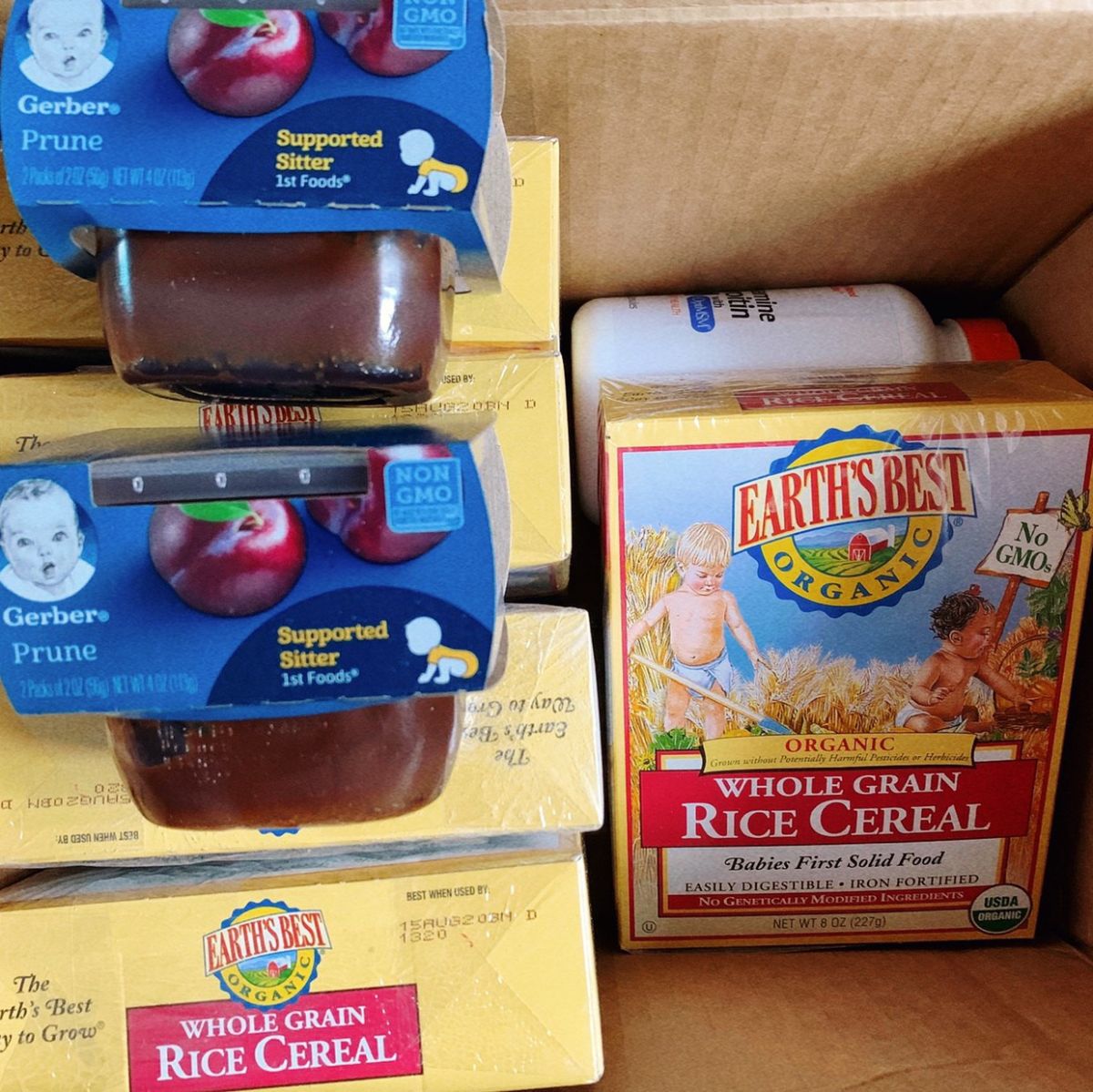 🧸我的小宝贝的辅食到啦～ 宝贝五个半月了，马上能吃辅食咯，