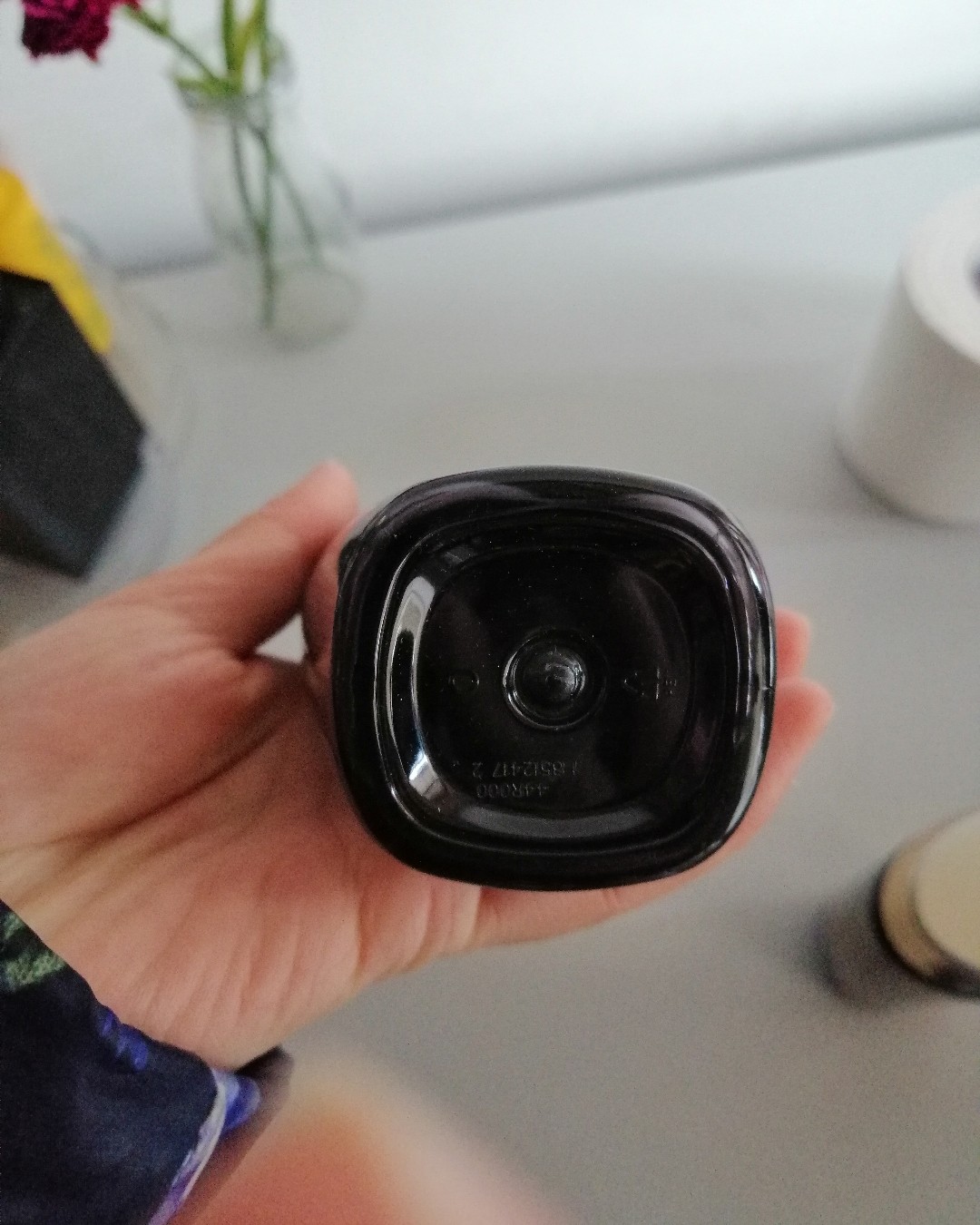 网红产品卡诗酱洗发水，这款在国内算上风很大的洗发水产品了。 