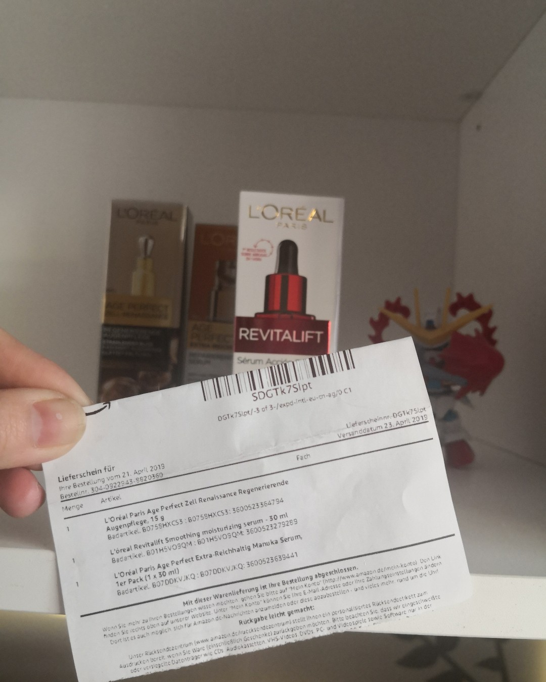 德国亚马逊买的，欧莱雅德版小红瓶，紧致抗皱，**精华液！ 去