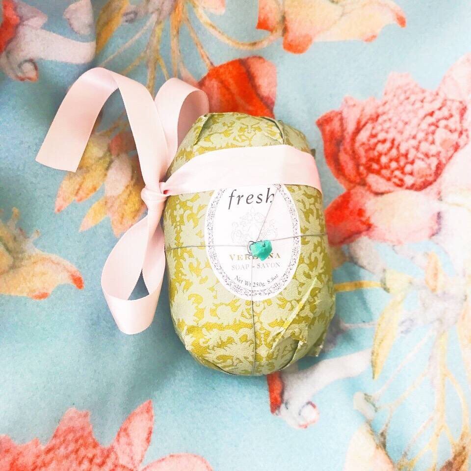 用馥蕾诗两年多啦，我好像是个死脑筋的小孩，用起来好用就会一直