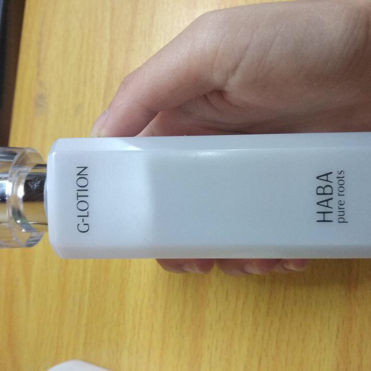 🌸我呢皮肤比较干，但是鼻子和额头会在护肤后两小时出油，鼻子