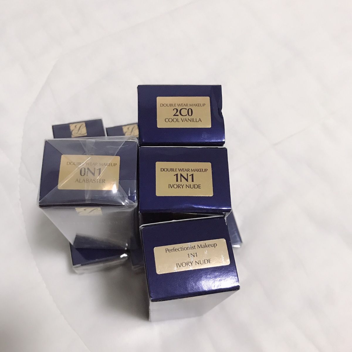 出雅诗兰黛dw粉底液色号1n1，2c0，0n1，230包邮非