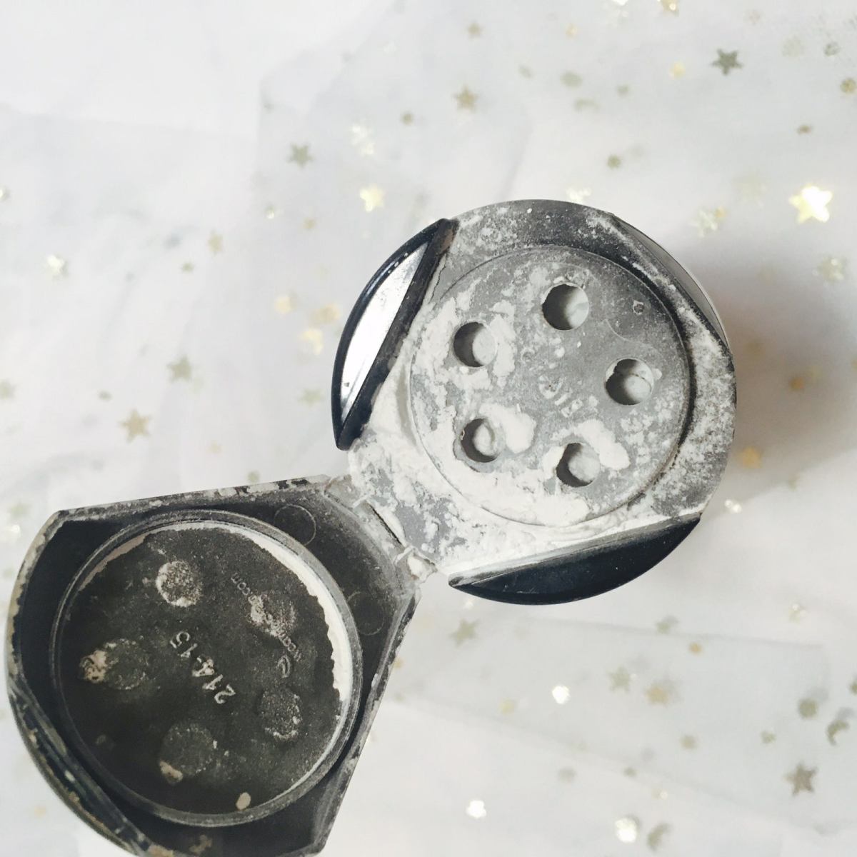 🌈🌈干皮必入的RCMA散粉 这款散粉应该人尽皆知了 大名