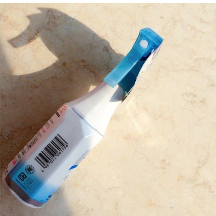 鞋子**喷雾 我个买了三种 我看上面有靴子专用的 还有短靴和